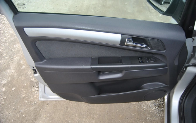 Opel Zafira cena 13900 przebieg: 339357, rok produkcji 2012 z Mogilno małe 301